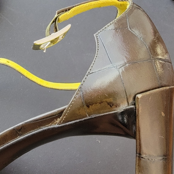 Shoes - Picture 8 of 8